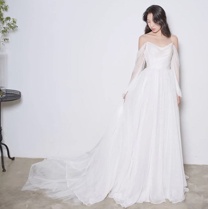 ウエディングドレス 夏の薄手 長袖 一字肩 花嫁 ブライズメイド 結婚式 披露宴