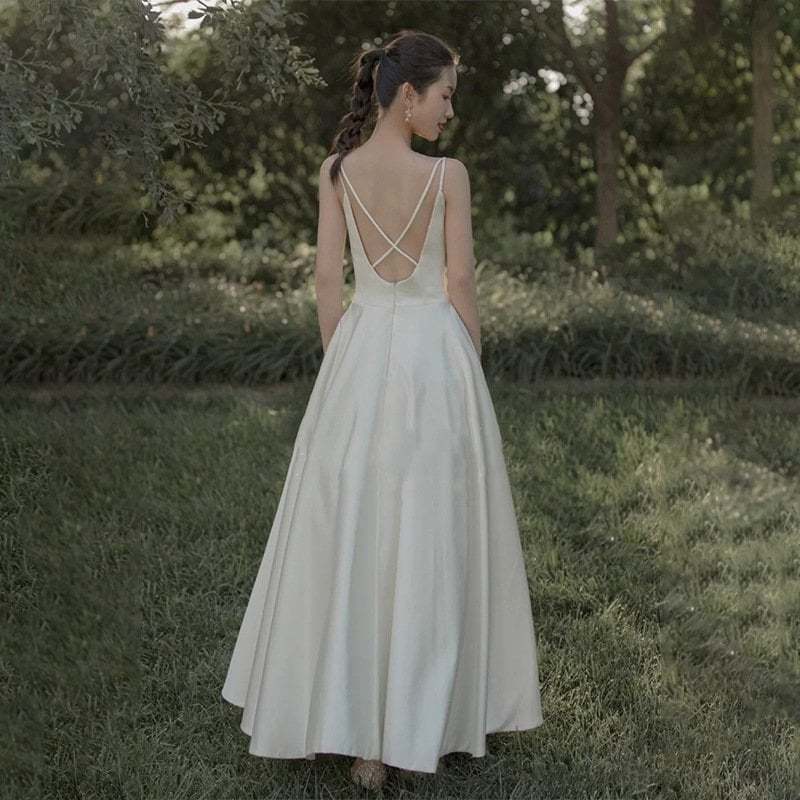 2024春新作 ウェディングドレス 白 花嫁 結婚式 ウェディングドレス ノースリーブ 白 シンプル 無地 ワンピース 結婚式二次会 披露宴 前撮り後撮り ビーチフォト花嫁ドレス エンパイア 安いブ