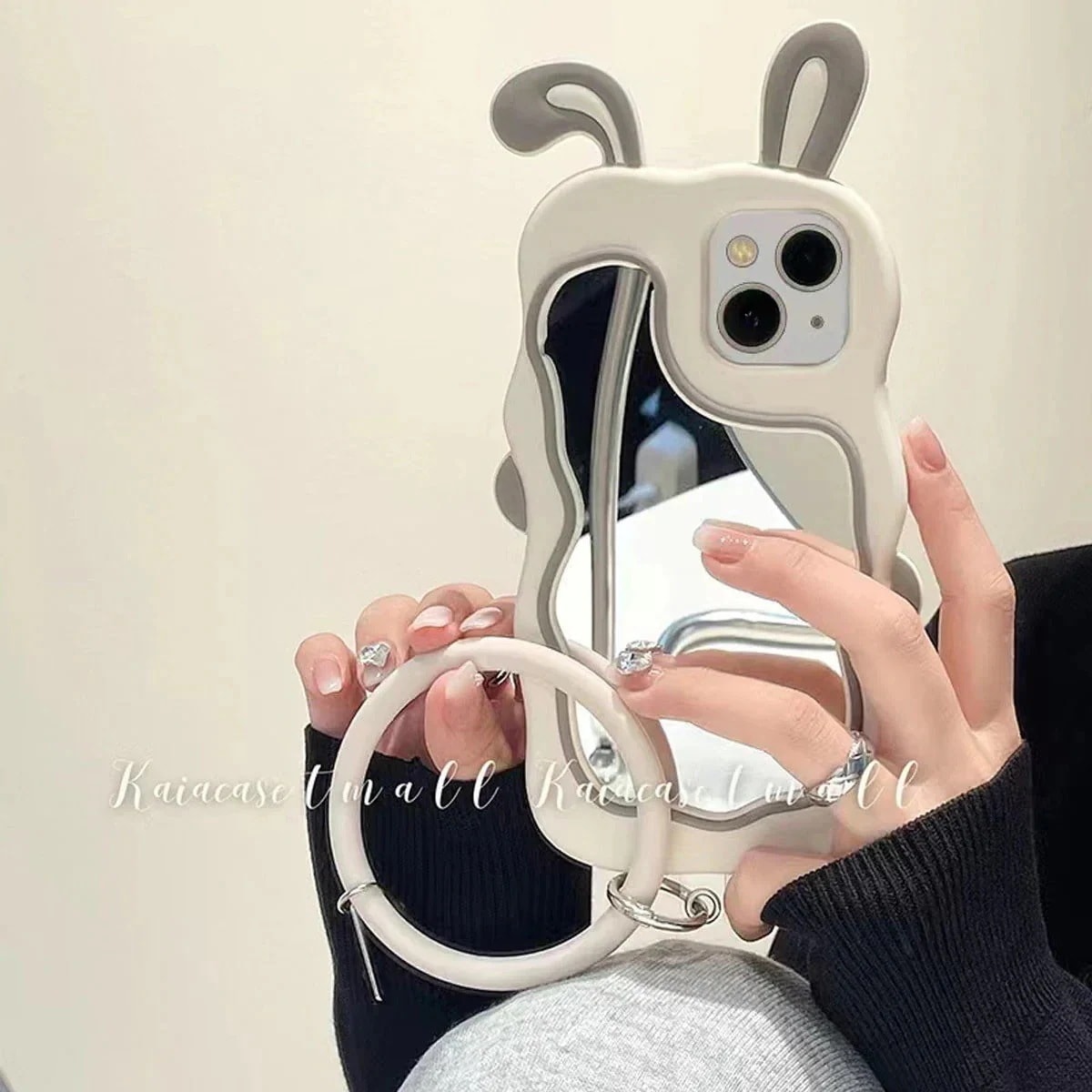 スマホケースiPhone 11/12/13 プロマックスケースのシリコーンのためのリフィルミラーウサギの耳