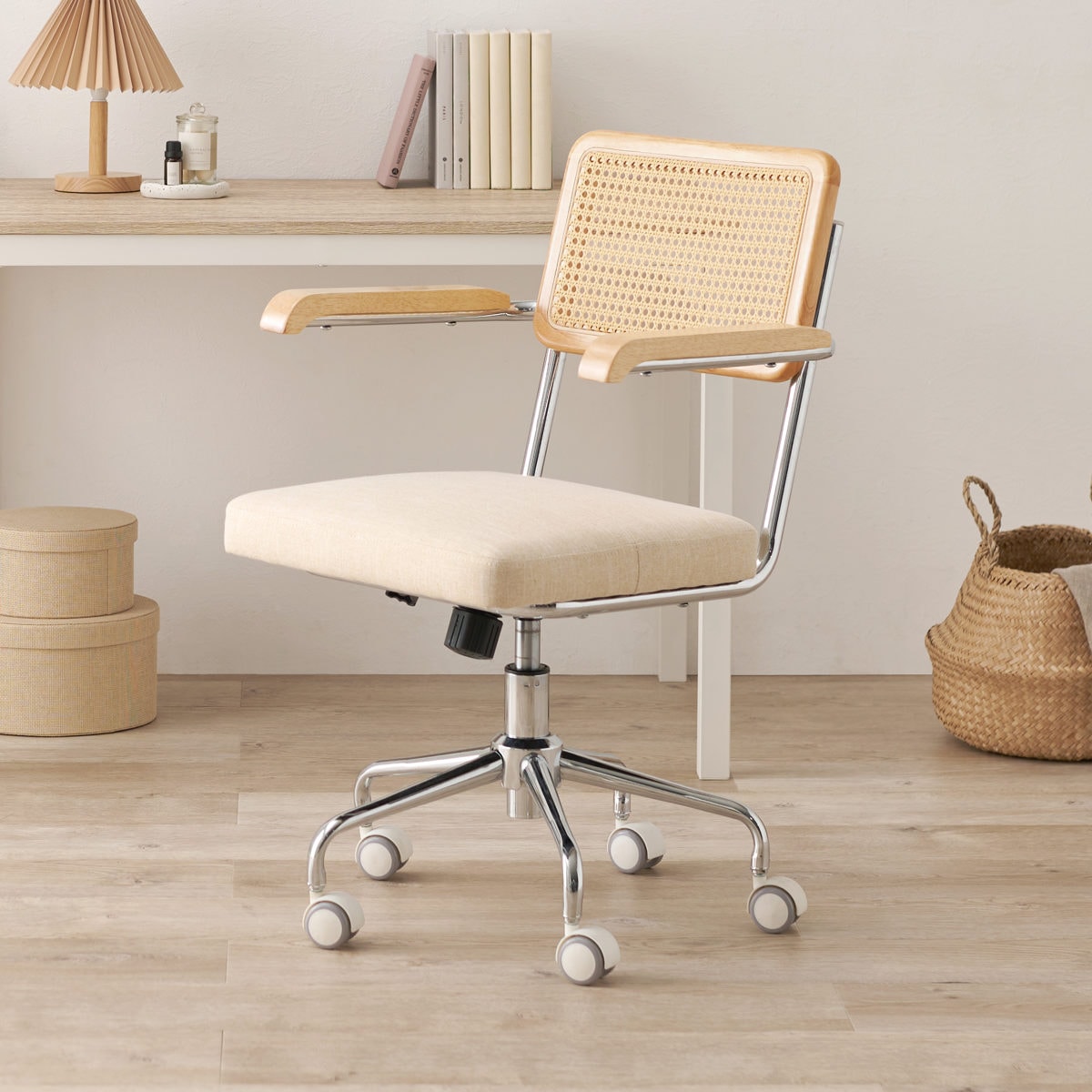 デスクチェア ラタン調 肘付 キャスター付 昇降式 椅子 イス いす チェア オフィスチェア 学習椅子 勉強椅子 ナチュラル 可愛い 高さ調節 ロッキング機能