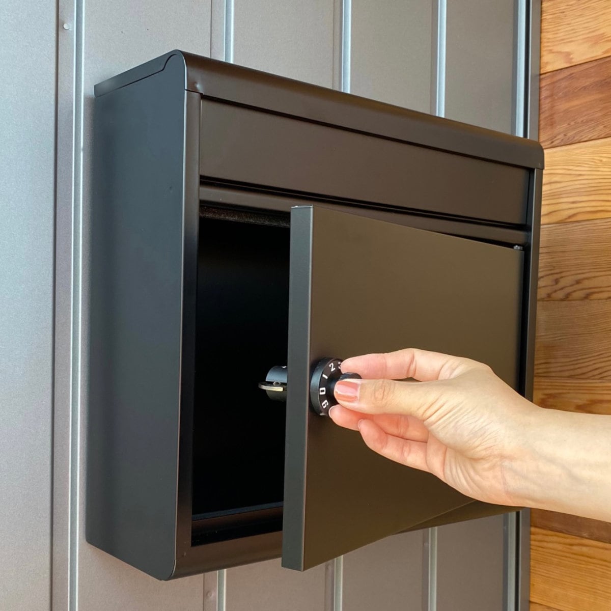 郵便ポスト 片手で開閉ポスト ダイヤル錠付 横開き 壁掛け グリーンライフ 郵便 郵便受け ポスト POST 新聞受け メールボックス ダイヤルロック A4サイズ mailbox