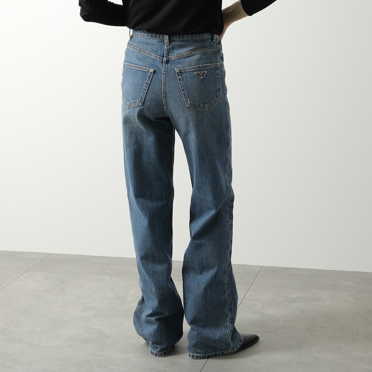 PRADA プラダ ジーンズ GFP492 16PK レディース デニム トライアングルロゴ ストレート ワイド コットン GFP49216PKF0V3N 106,082円