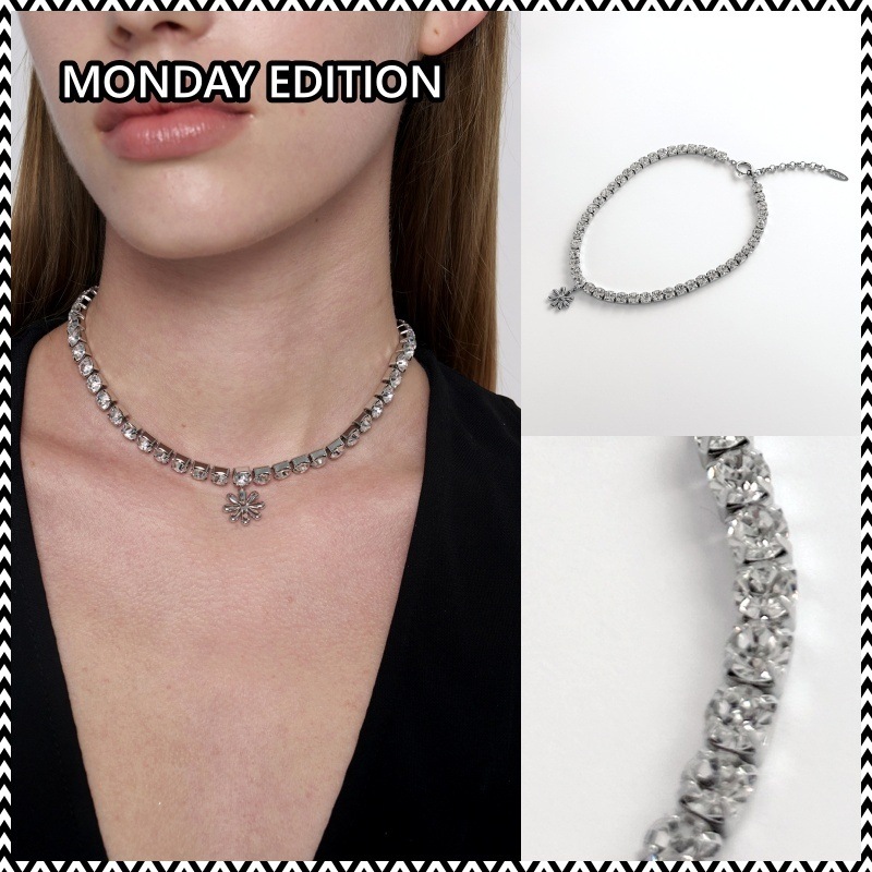 MONDAY EDITION SHINING DAISY NECKLACE