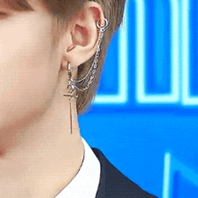 送料無料 ストレイキッズヒュンジンst.T-リングチェーンドレープピアス(3type) 4,666円