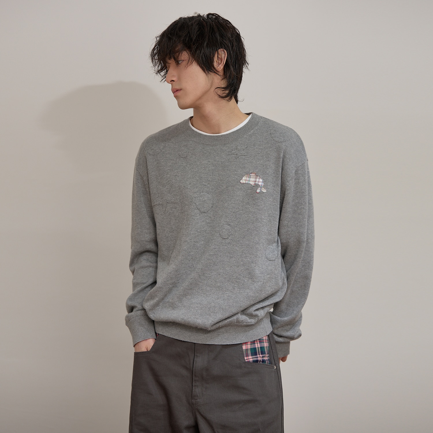 Dolphin Check Applique Crew Neck Knit GREY