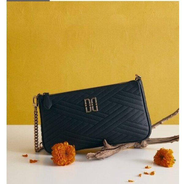 ブラックカーライルレザー スモールショルダーバッグ DCBA5E362BK