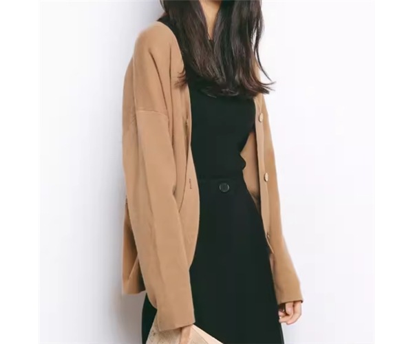 レディース トップス ニット カーディガン 羽織 前開き ショート 長袖 Vネック ボタン 大人可愛い きれいめ シンプル カジュアル 上品 おしゃれ レトロ ボーイッシュ ルーズ クール ベーシック