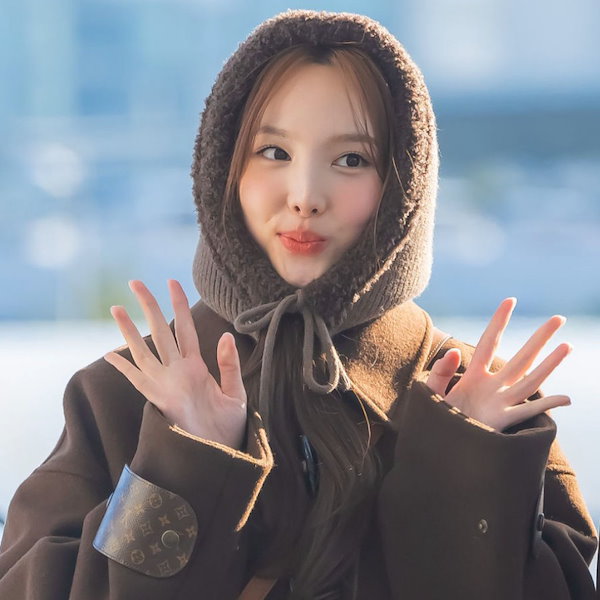 【TATIANA】Fur Trimming Hoodie Balaclava ★Twice ナヨン 着用 ☆TWICE ナヨン 着用！！【TATIANA】Fur Trimming Hoodie