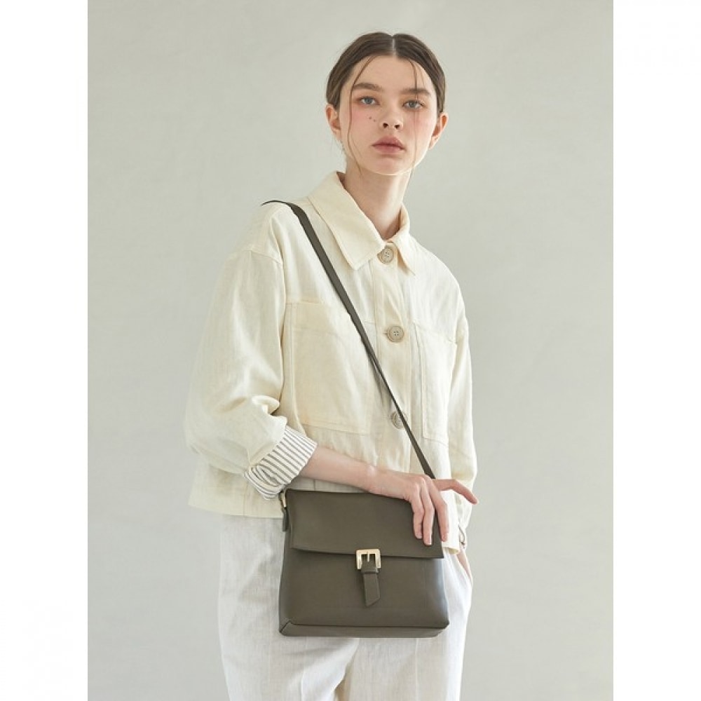 (Monsac) モナックボリススクエア牛革クロスボディバッグミディアムカーキ AL13-2244-KH