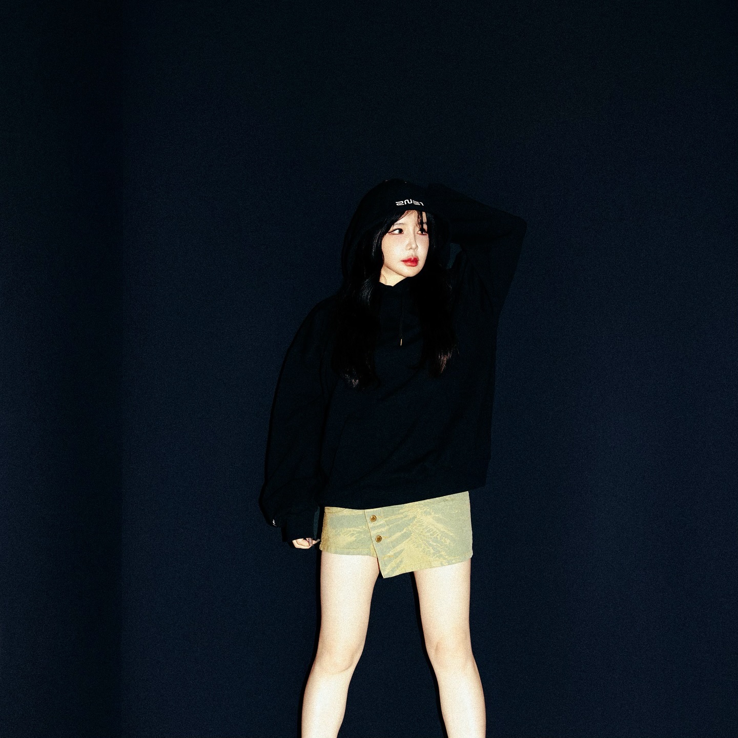 [公式正規品][WELCOMEBACK] 2NE1 SYMBOL HOODIE_BLACK