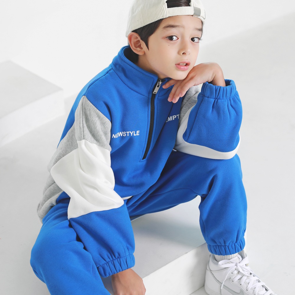 カラーとデザインで起毛裏地で暖かく着用しやすい上下セット