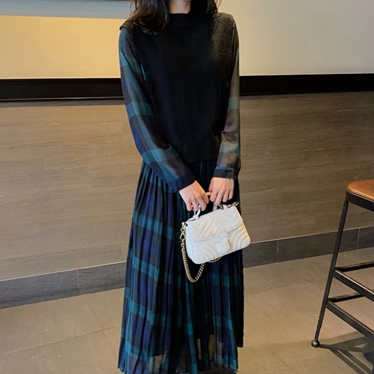 ワンピース ニット レディース ロング マキシ 長袖 ラウンドネック アシンメトリー 切り替え ドッキング フェミニン プリーツ ファスナー 配色 かわいい 大人可愛い きれいめ シンプル カジュアル 8,599円