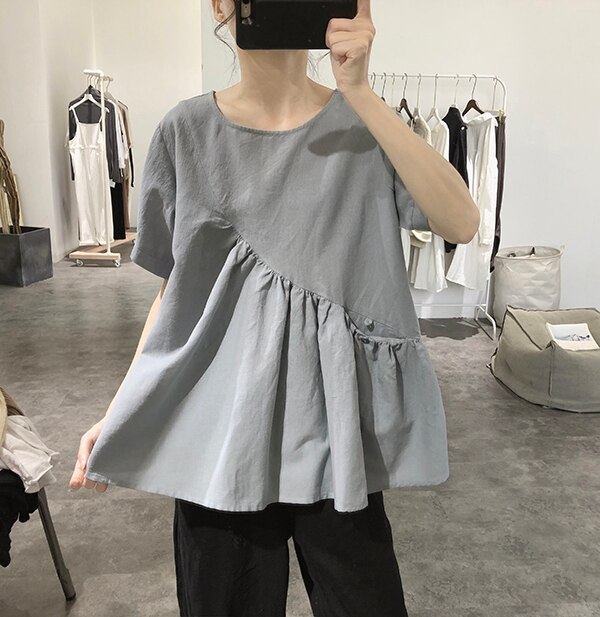 ふわっと 半袖ブラウス シャツ ペプラム 体型カバー グレー カラー リネン風 レディース 半袖 着やせ シャツ トップス オフィス リラックス フレア フリル ラウンドネック シンプル 無地 プレー