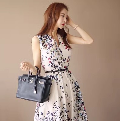 ワンピース ミッドレングス 花柄 ワンピドレス ひざ丈 Vネック かわいい 大人可愛い きれいめ カジュアル 大人 上品 おしゃれ お洒落 かっこいい 大人女子 ラブリー キュート ガーリー 個性的