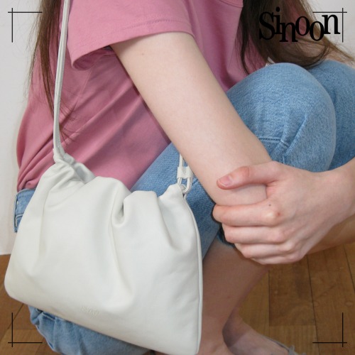 SINOON ショルダーバッグ Dumpling Bag (Ivory)