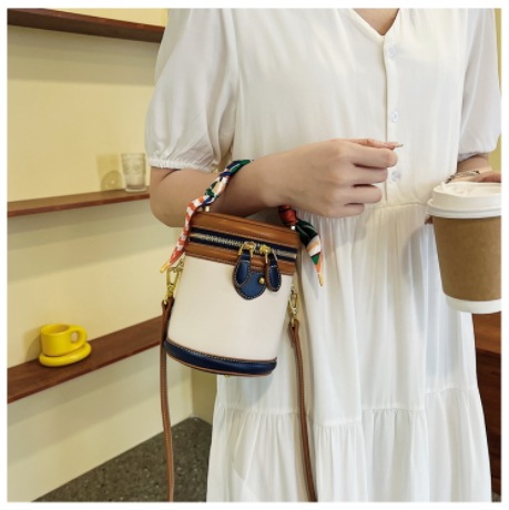 バッグ カバン レディース ショルダー 斜めがけ 肩がけ 手持ち ミニバッグ バケツ型バッグ ミニ コンパクトウォレット 軽量 ファスナー ゴールド金具 スカーフ風布巻き PU かわいい 大人可愛い