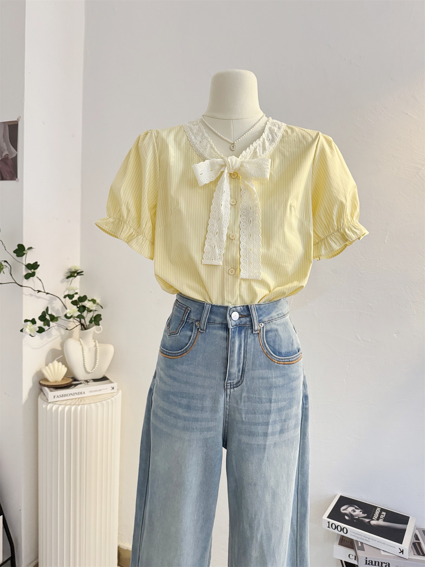 【1点ご購入 で10点プレゼントいたします】レースリボン イエローストライプ ショートスリーブ シャツ 女性用 2025夏 若返り バックル ボアスリーブ チュニック 上衣 195,346円
