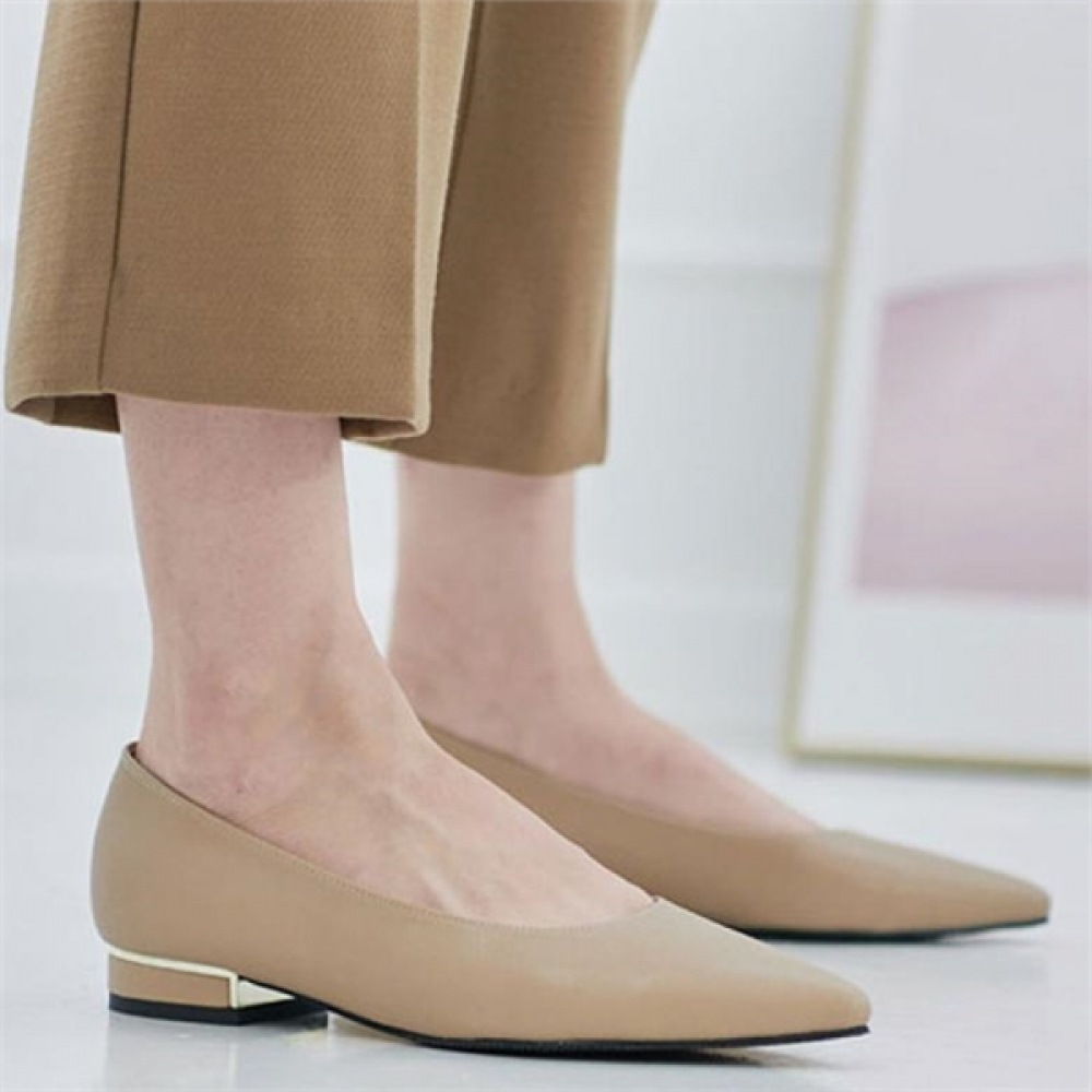 (ニナスパリ) 2cm ゴールドポイントヒールベーシックフラット (0K702)