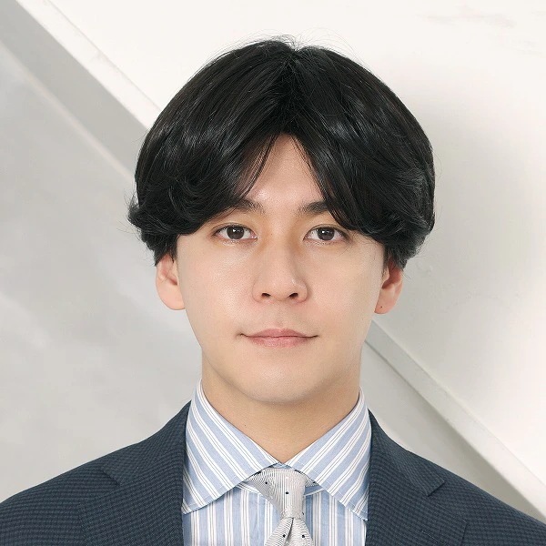 【メンズウィッグ】[3508]ニュアンスセンターパート　スタンダードブラック　[男性用ウィッグ おしゃれ 変装 仮装 かつら ]【506802】