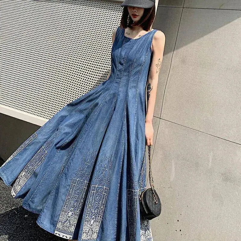 デニムワンピース刺繍ドレスレディースロング丈袖なしタックプリーツダーツ幾何学模様タンクトップフレアクルーネックウエストマークポケットハイウエストかわいいシンプルカジュアル