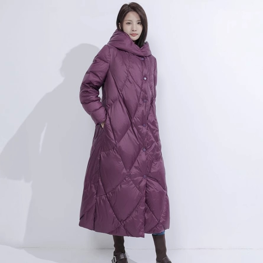 ダウンジャケットの女性のロングタイプ2024冬の新しいファッションはレトロな文芸国風の大きいサイズの膝の母のコートを厚くします