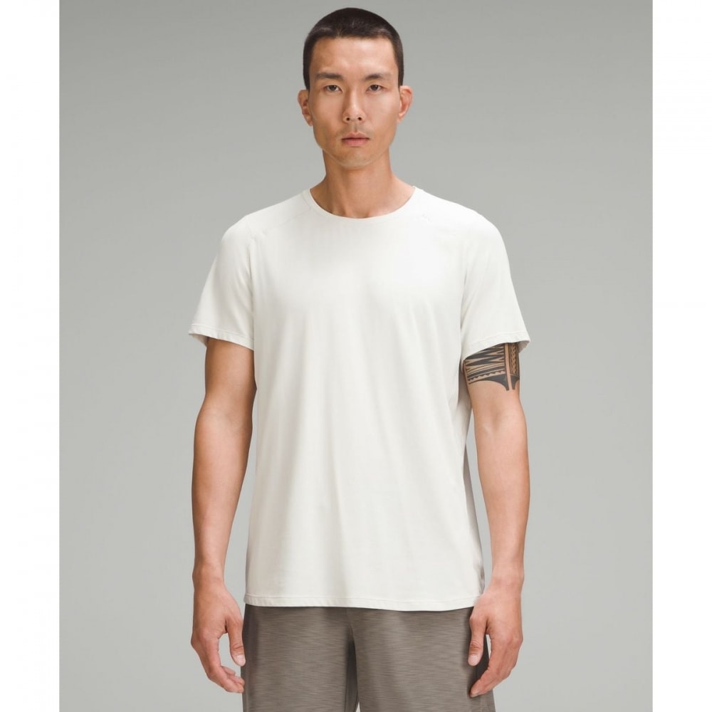 Nulu ヨガショートスリーブ-ボーン