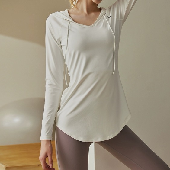 トップス トレーニングウエア 袖付き 長袖 ミディアム丈 プルオーバー 襟なし フード付き 通気性 速乾性 サラサラ かわいい 大人可愛い シンプル カジュアル 大人 上品 おしゃれ お洒落