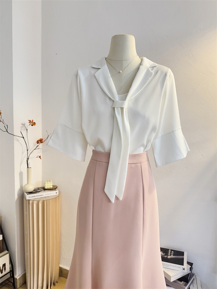 【1点ご購入 で10点プレゼントいたします】ホワイトスーツ風ネックタイ付き半袖シャツ 女性用 2025夏 感度のあるゆったり通勤用シルクシャツ 上衣 195,284円