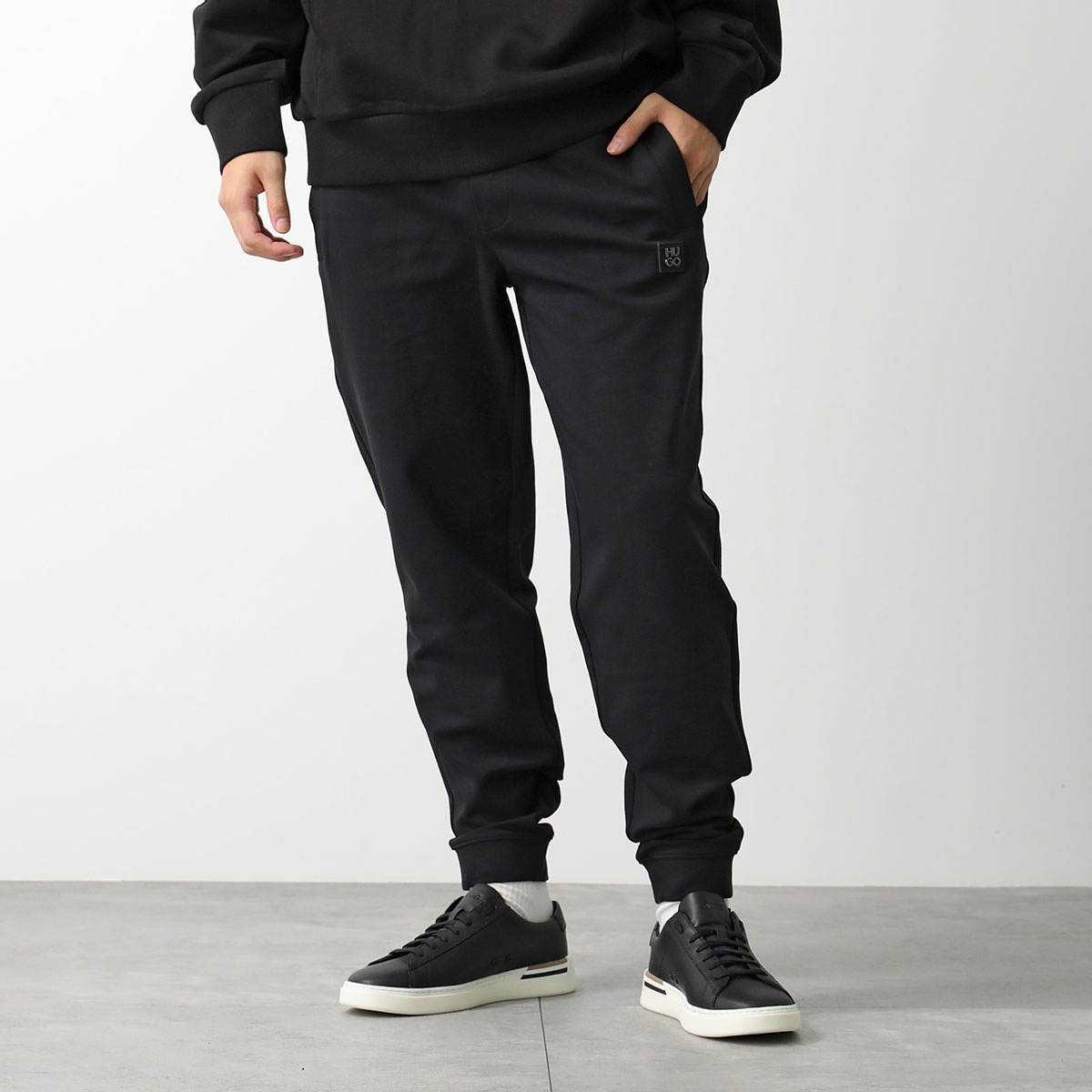HUGO BOSS ヒューゴボス スウェットパンツ 50509457 メンズ メタルロゴ ジョガーパンツ ストレッチ 001