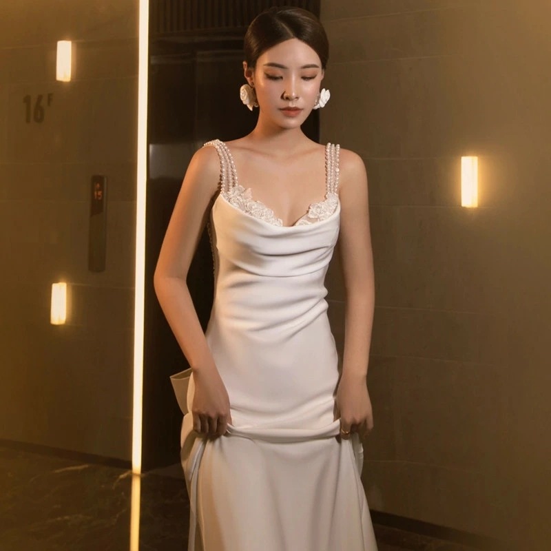 二次会ドレス ウェディングドレス マーメイドライン 白 サテン レース キャミドレス Vネック パール オシャレ セクシー マーメイドドレス 結婚式ドレス 二次会 トレーンドレス ウェディング ホワイ