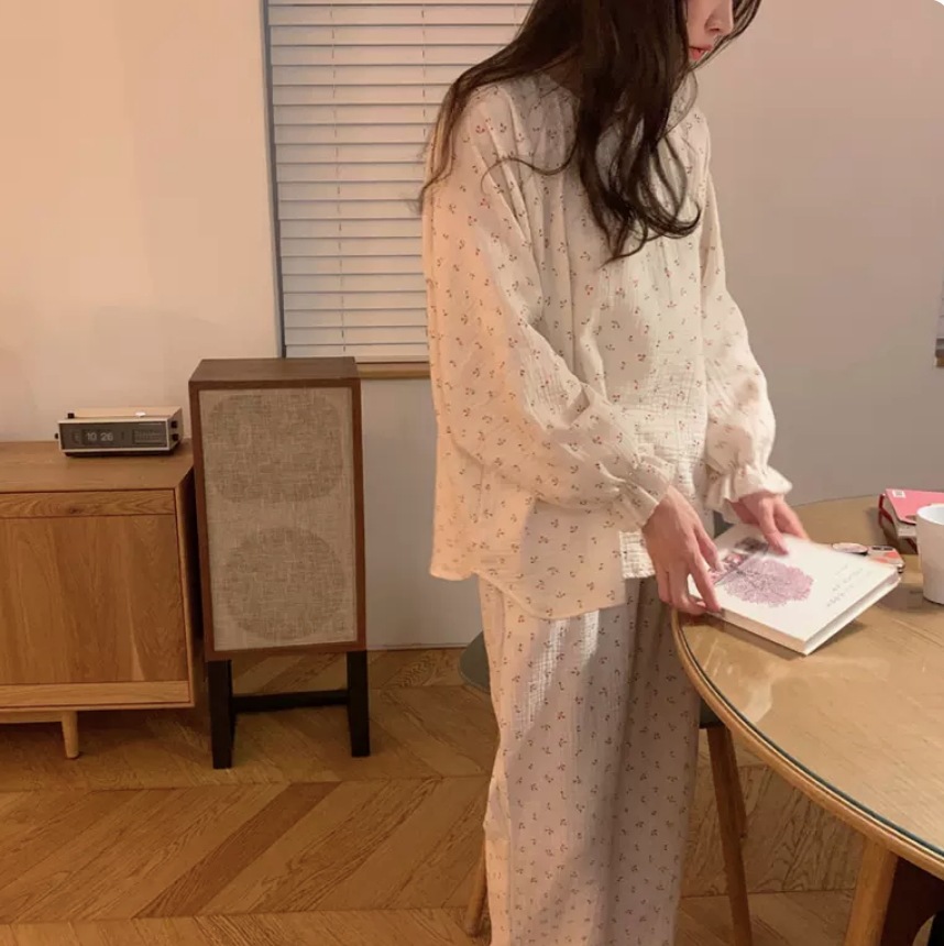 ルームウェア パジャマ デート 部屋着 寝巻き ナイトウェア 袖あり 長袖 かわいい 大人可愛い きれいめ シンプル カジュアル 大人 上品 おしゃれ お洒落 かっこいい レトロ 大人女子 こなれ感