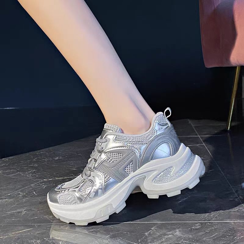 趙思露同タイプの爺さん靴2025新百合厚い底スポーツシューズ高白靴通気ランニングシューズ