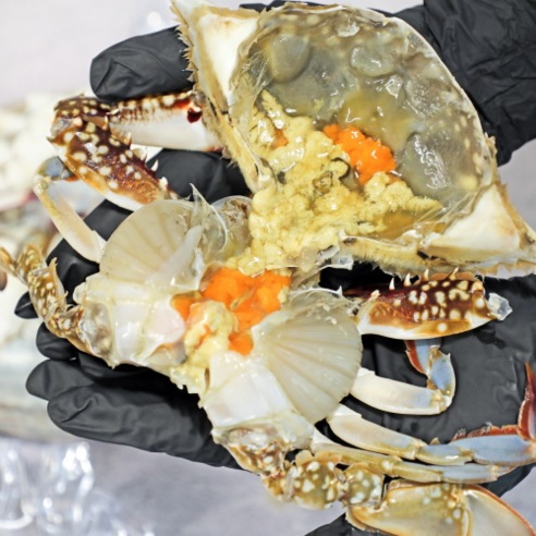 [韓国発送][100% 玉あり保障] プレミアム 韓国産 西海岸 延坪島　卵あり カンジャンケジャン用ワタリガニ 雌ワタリガニ 急冷 冷凍 ワタリガニ卵ベギ保障 雌ワタリガニ（3ｋｇ　約12匹）1箱