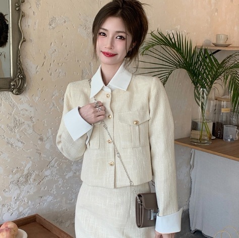 アウター ジャケット ショート丈 袖あり 長袖 襟付き シャツカラー ビッグカラー デザイン ボタン 美ライン パール ドッキング かわいい 大人可愛い きれいめ シンプル カジュアル 大人 上品