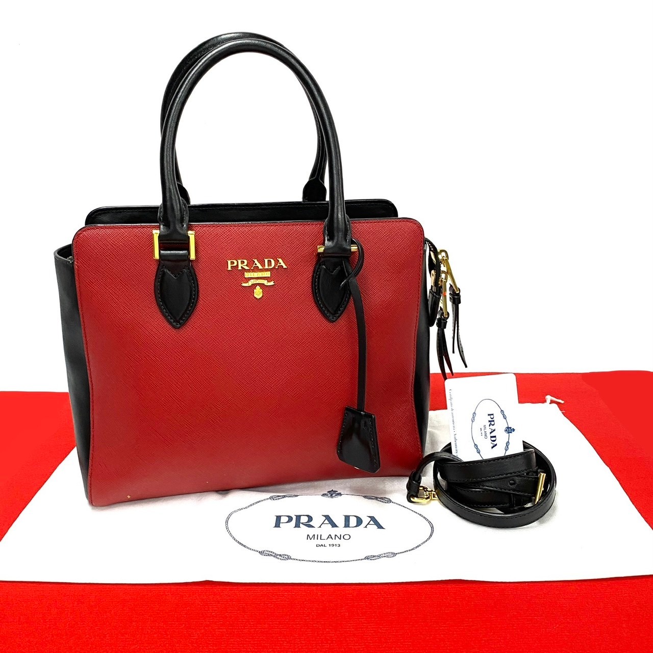 プラダ ロゴ 金具ショルダーバッグ レザー レッド 113-8