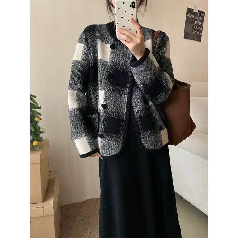 新製品 スプリングジャケット オールシーズン ノーカラー 細身 涼しい ストレート ノーカラー アウター 上着 ジャケット シンプル ライン 普通丈ス ナチュラル ボタン ベーシック 高見え カーディ