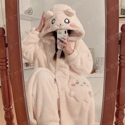 ２点で13o円OFF！【激安SALE】ジイカワチイカワコーラルベルベットフード付きナイ Chiikawaちいかわ types 4 大人気