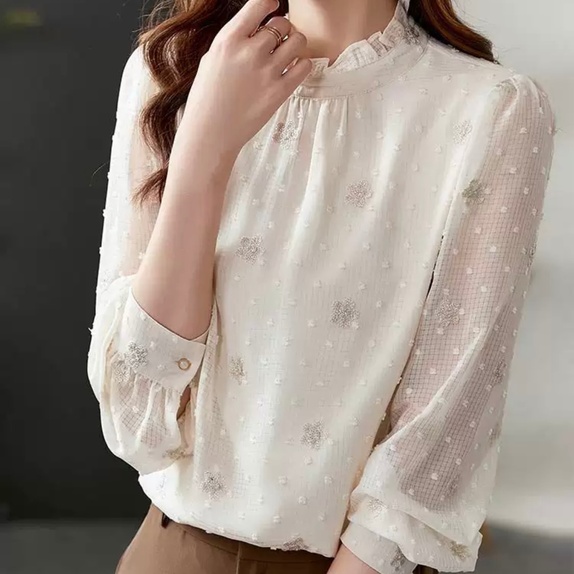 トップス シャツ ブラウス 白シャツ 袖あり 長袖 タートルネック ハイネックネック ストレート Iライン 透け感 大人可愛い きれいめ シンプル カジュアル 大人 上品 おしゃれ お洒落 かっこいい