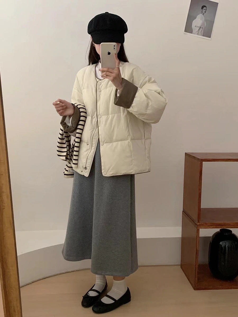 ファッションスウィートダウンジャケット女性短い冬の新しい小さな人々の呪文カラースリーブホワイトダックダウンラウンドネックパン服潮