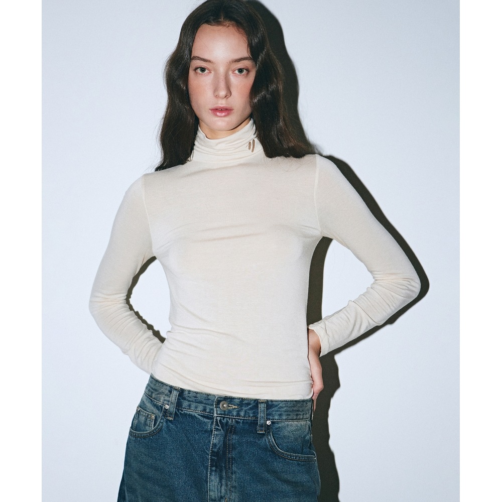 ニック&ニコール NN ロゴスパンインナータートルネッククリーム 8,687円