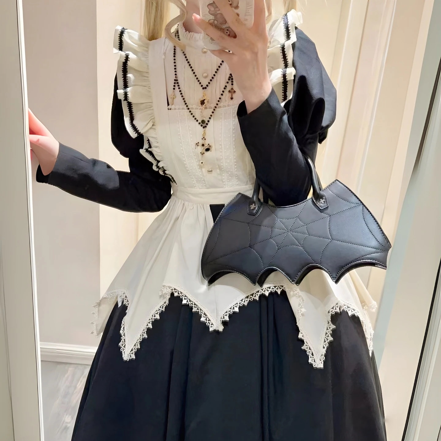 黒ンロリータエプロンドレス修道女風メイド服ダークパフスリーブコス秋冬アダムス