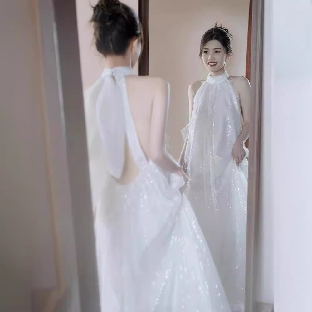 【2枚購入で 3oo円OFF！】新しい風白い光ウェディングドレスドレッシングガウン婚約ドレス背中開いたホルターネックドレス