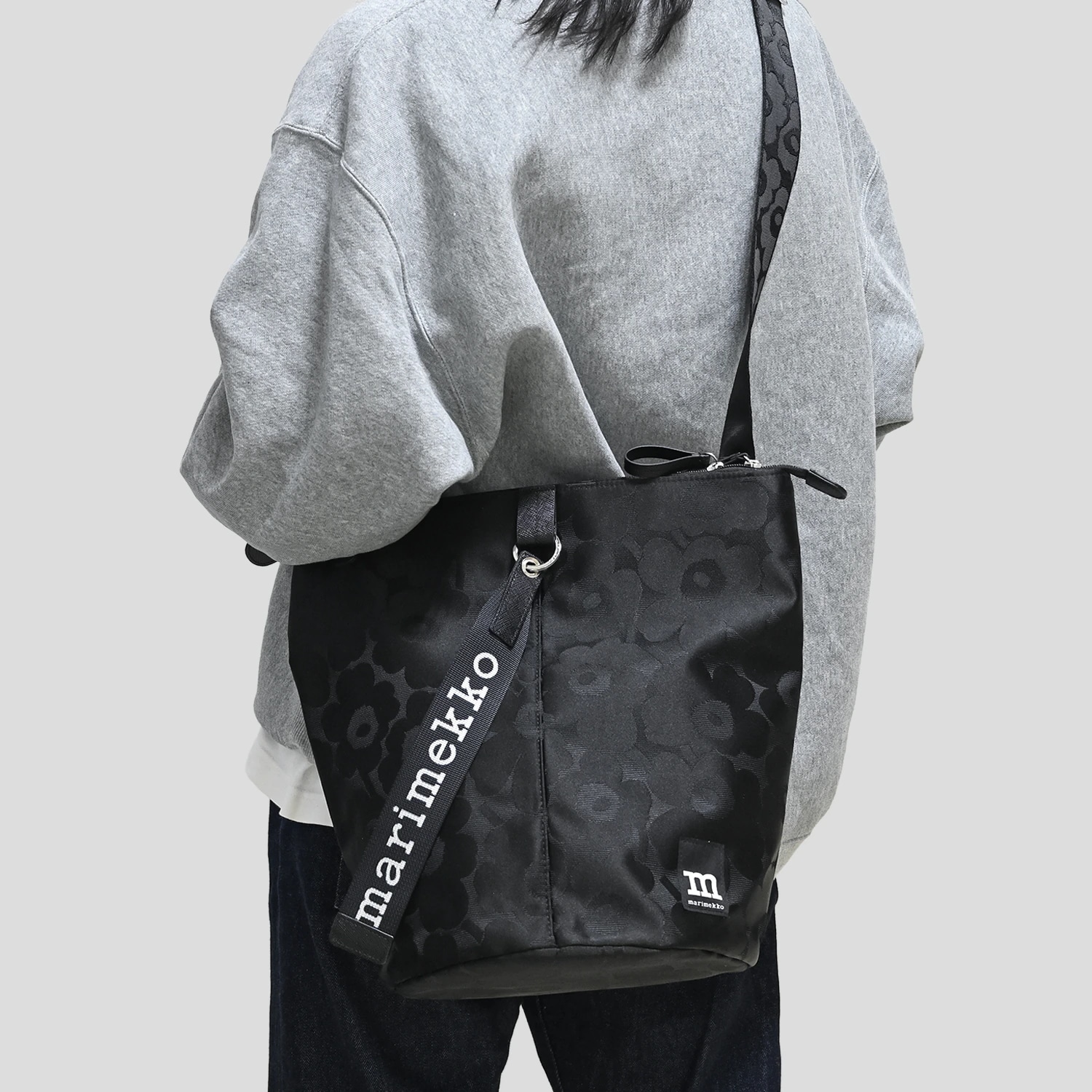 ショルダーバッグ クロスボディ オール デイ バケット ウニッコ レディース ブラック 92226 092226 999 北欧雑貨 北欧デザイン