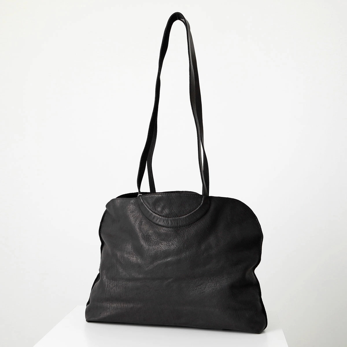 GUIDI グイディ ショルダーバッグ SOFT HORSE FULL GRAIN B30M メンズ トートバッグ ソフト ホース フル グレイン レザー ロゴプレート 鞄 BLKT 58,403円