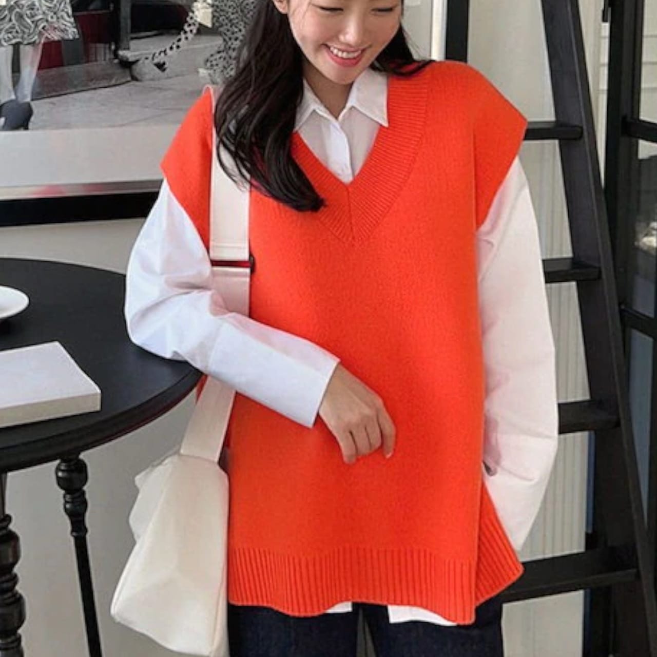 ニットベスト レディース プルオーバー ベスト Vネック サイドスリット リブ 大人可愛い シンプル カジュアル おしゃれ お洒落 大人女子 こなれ感 ラフ ルーズ 個性的 存在感 抜け感 無地 春