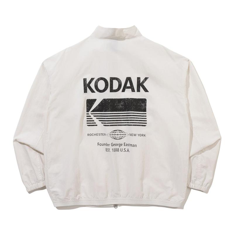 [公式]エッセンシャル ビッグロゴ スタンネック ジャケット IVORY
