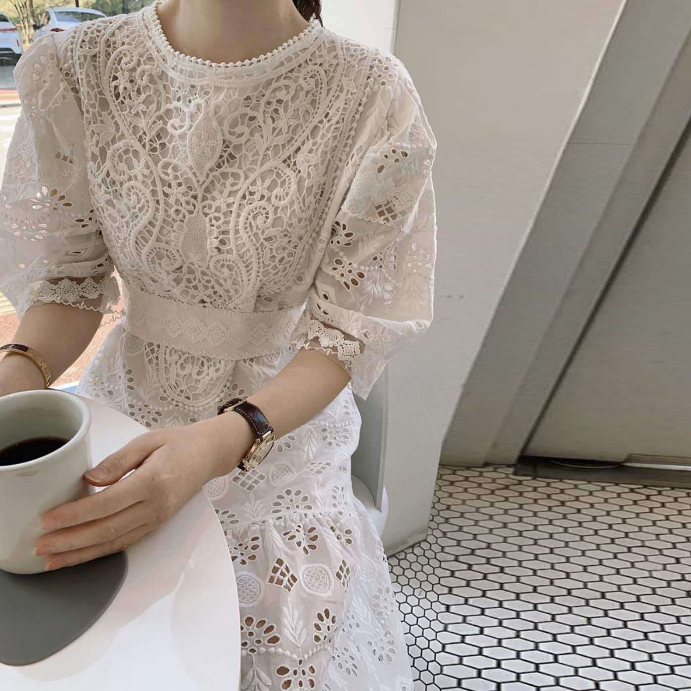 パンチングレースワンピース ２カラー b308