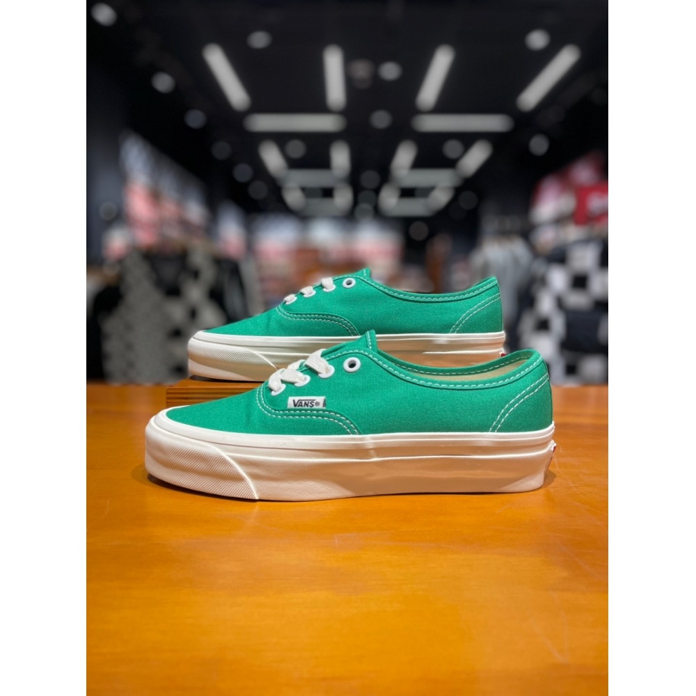 バンズ [バンズ] ユニセックス MTE オーセンティックリイシュースニーカー (グリーン) (VN000CW2CX1)