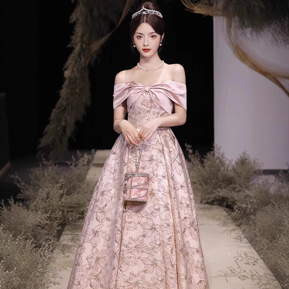 新しいオフショルダーのピンクのブライダルエンゲージメントドレスエレガントな宴会ホステスのイブニングガウン