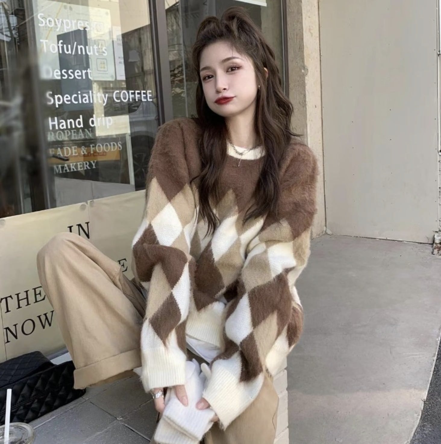 トップス セーター ミディアム丈 ミドル丈 袖あり 長袖 萌袖 ラウンドネック ワイド プルオーバー ニット 可愛い かわいい シンプル カジュアル おしゃれ お洒落 レトロ こなれ感 ラフ キュート